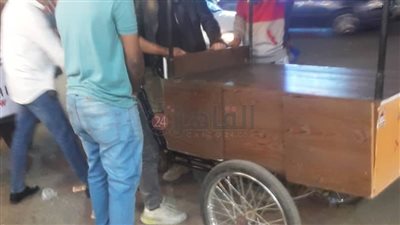 بعد مصادرة عربته بفيصل.. بائع سوداني يناشد المسؤولين: مصدر دخلي الوحيد ولم أتسبب في إشغال الطريق