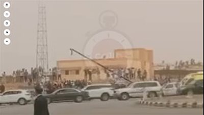 رافعين علم مصر.. الرئيس السيسي ونظيره الفرنسي يصلان إلى العريش وسط حشود من المواطنين| بث مباشر 