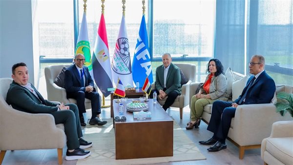 أبو ريدة مع فيليب