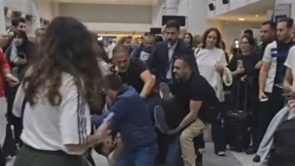 اشتباكات في مطار