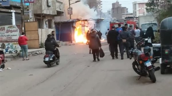 حريق يلتهم 3 أكشاك