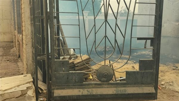 جانب من الحريق 