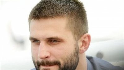 اختر الأنسب لك| حلاقة شعر رجالي.. 12 فكرة لـ قصات عصرية وأخرى كلاسيكية