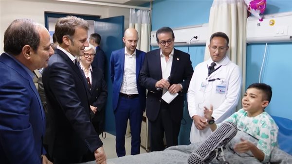 السيسي وماكرون يتفقدان