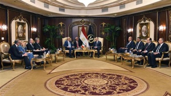 وزير الداخلية يلتقي