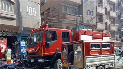 الحماية المدنية تدفع بـ 5 سيارات للسيطرة على حريق مخزن مخلفات ورق في المنوفية