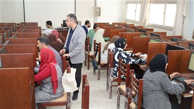 رئيس جامعة المنيا: الجامعة تواصل جهودها في تطوير وتحديث مهارات العاملين 