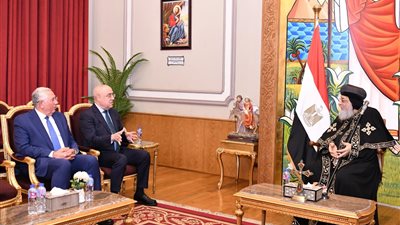 رئيس حزب الجبهة الوطنية والأمين العام يزوران البابا تواضروس الثاني