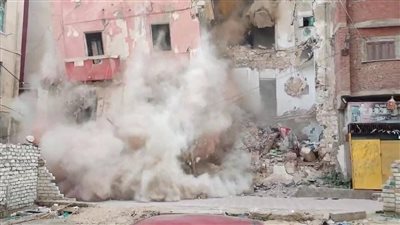 حي الجمرك بالإسكندرية يزيل 46 عقارا آيلا للسقوط خوفا على أرواح المواطنين