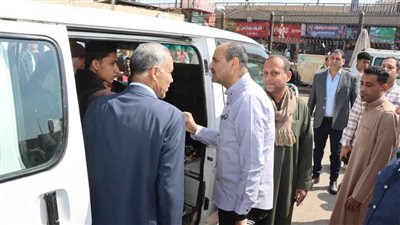 لمتابعة الالتزام بالتعريفة الجديدة.. السكرتير العام المساعد لبني سويف يتفقد مواقف السيارات ومحطات الوقود | صور