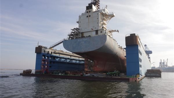 إحدى السفن بهيئة