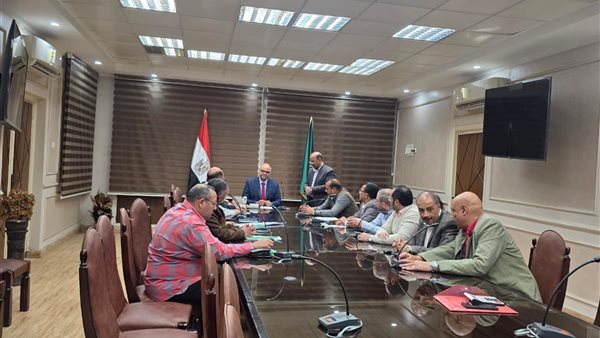 اجتماع المحافظ