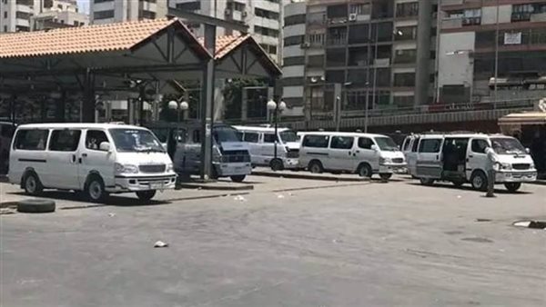 أحد مواقف سيارات