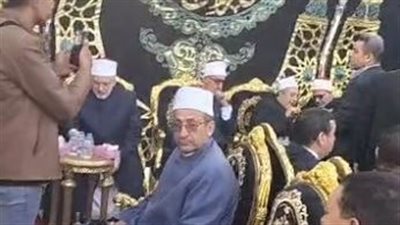 رئيس جامعة الأزهر يستقبل المعزين عقب جنازة والده بكفر الشيخ | بث مباشر 