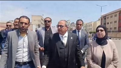 محافظ بورسعيد يعنف مسؤولي شركة النظافة: جايين تعملوا إيه؟.. ومش هدفع شهر 4| فيديو 