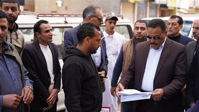 محافظ مطروح يتابع انتظام سير العمل بالمواقف للتأكيد على تطبيق التعريفة الجديدة