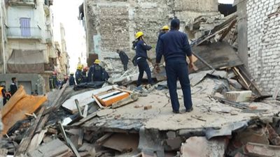 دون إصابات.. انهيار أجزاء من عقار في الجمرك بالإسكندرية