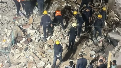 بعد بحث استمر 6 ساعات.. انتشال جثمان سيدة من أسفل عقار اللبان المنهار بالإسكندرية