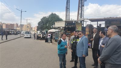 لليوم الثاني.. محافظ الدقهلية يتفقد مواقف السيارات للتأكد من الالتزام بالتعريفة الجديدة