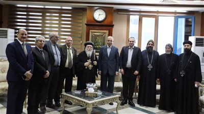 محافظ المنيا يلتقي الأنبا ديمتريوس لبحث عدد من الملفات المهمة بمركزي ملوي وديرمواس