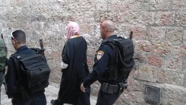 أمام الأقصى 