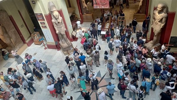 إقبال كبير من السائحين