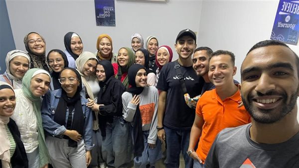 طلاب إعلام يطلقون