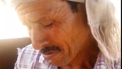 مسن يستغيث من جحود أبنائه وتعديهم عليه بالضرب بالدقهلية: هانوني وطردوني بعد وفاة مراتي| بث مباشر 