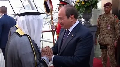 الرئيس السيسي يصل إلى الكويت في المحطة الثانية لجولته الخليجية 