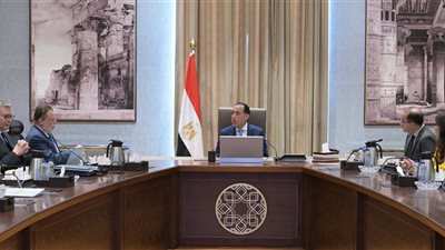 رئيس الوزراء يتابع جهود إتاحة التمويلات المطلوبة لتوفير مخزون من المنتجات البترولية