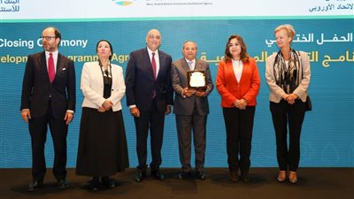 محافظ بورسعيد يشارك في الحفل الختامي لاتفاقية التنمية المجتمعية 