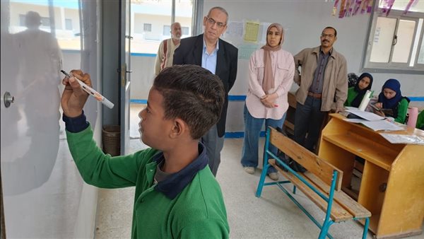 جولة وكيل وزارة التربية