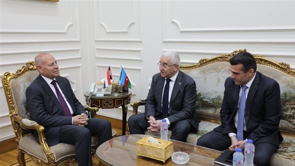 محافظ القاهرة خلال