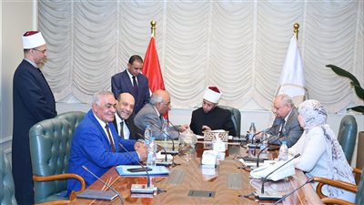 لتلبية مطالب أهالي دوائرهم.. وزير الأوقاف يستقبل عددًا من النواب