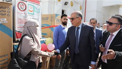 محافظ المنيا يسلم 23 جهاز عروسة للفتيات المقبلات على الزواج