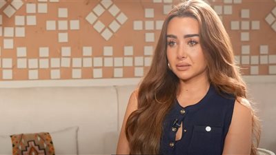 هنا الزاهد: مفتقدة الحب في حياتي.. وعيشت طفولة مش مستقرة بسبب انفصال والدتي
