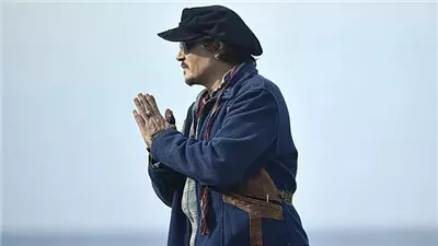 جوني ديب يفاجئ الجميع بمظهر صادم في فيلمه الجديد Day Drinker