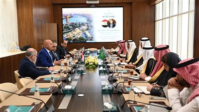 وزير النقل يبحث مع نظيره السعودي موقف تنفيذ الشركات المصرية لمشروعات البنية التحتية بالمملكة