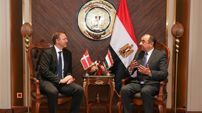 أبرزها الصناعات الدوائية والغذائية.. وفد من ممثلي كبرى الشركات الدنماركية يبحث فرص الاستثمار بمصر
