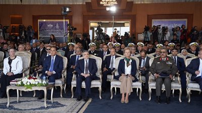 في أول زيارة لها.. سفيرة الاتحاد الأوروبي تناقش فرص التعاون والاستثمار بقناة السويس