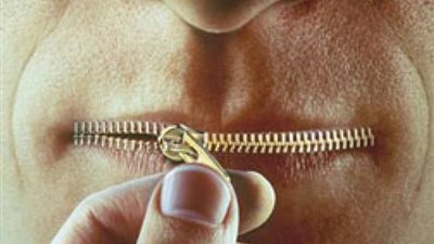 امرأة تتظاهر بالخرس لمدة 16 عامًا للحصول على معاش الإعاقة