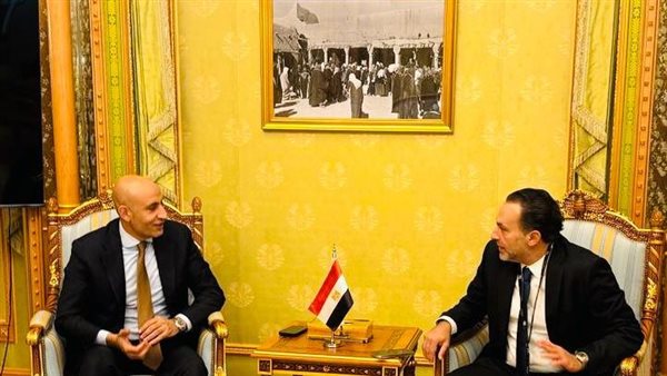 جانب من لقاء وزير