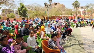 لست وحدك كلنا معك.. محافظ المنيا يشارك في احتفال يوم اليتيم ويرسم البهجة على وجوه الأطفال