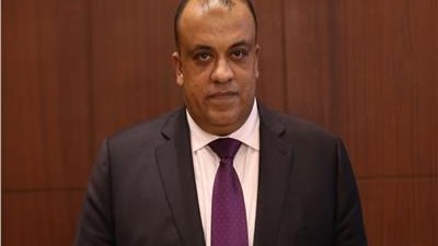 عضو مجلس شيوخ يتعرض لوعكة صحية وينقل إلى المستشفى لتلقي الرعاية