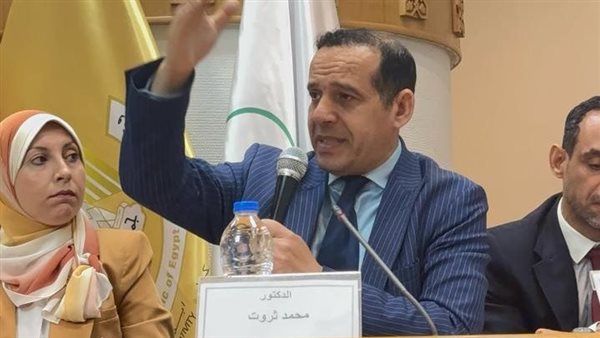 الدكتور محمد ثروت