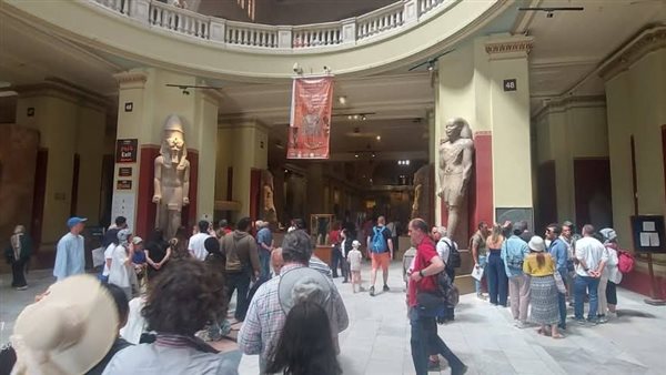 إقبال كبير من السائحين