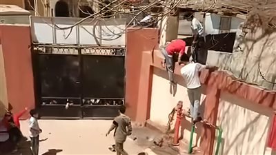 القبض على ولي أمر ضرب مدرسا بـ البوكس داخل مدرسة بالمنوفية