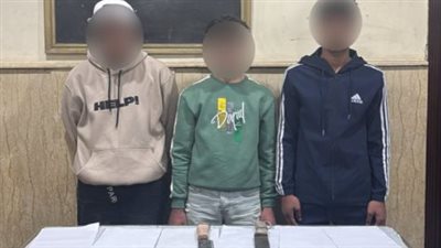 ضبط 3 طلاب ظهروا بأسلحة بيضاء خلال مشاركتهم في حفل عرس بالإسكندرية