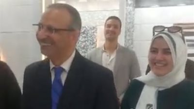 نائب وزير التموين يمازح طبيبة خلال شرائها سيراميك شقة الزوجية بطنطا: بلغي خطيبك إني طلبت إيدك | بث مباشر 