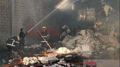 تفاصيل السيطرة على حريق التهم محتويات مقطورتين بكفر الشيخ بسبب ماس كهربائي| بث مباشر